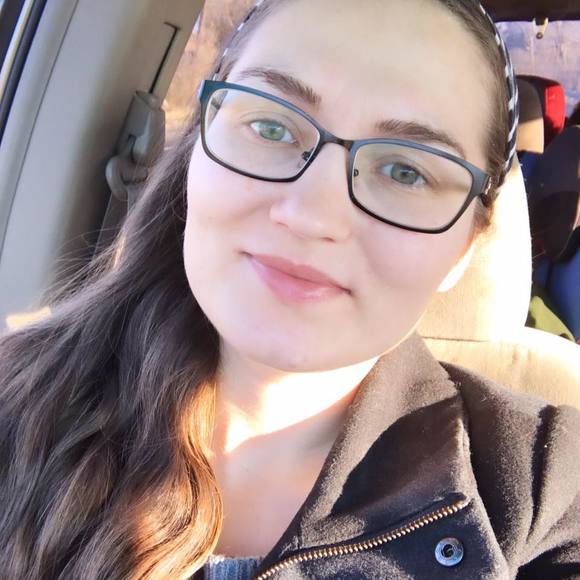 Meet your Posher, Nadia - Picture 1 of 1